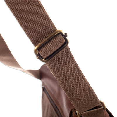 Umhängetasche aus Leder und Baumwolle - Braune Umhängetasche aus Leder und Baumwolle mit verstellbaren Trägern