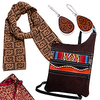 Set de regalo seleccionado, 'Andean Flair' - Set de regalo seleccionado con bufanda de punto, bolsa de ante y aretes de calabaza