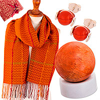 Set de regalo seleccionado, 'Orange Vibrancy' - Conjunto de regalo seleccionado con bufanda, esfera de jaspe y aretes de cornalina