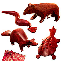 Set de regalo seleccionado - Set de regalo curado en madera de palo sangre con temática animal tallada a mano