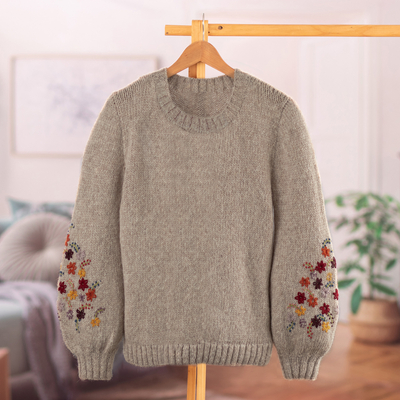 Pullover aus Alpakamischung - Beigefarbener Pullover aus Alpaka-Mischung mit Blumenstickerei