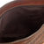 Umhängetasche aus Leder - Umhängetasche aus Leder in Braun mit geprägten Andenmotiven