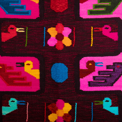 Wandteppich aus Wolle - Handgewebter Wandteppich aus fuchsiafarbener Wolle mit Enten- und Blumenmotiv