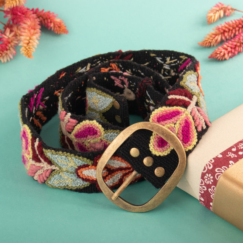 Set of Belt with Hand Embroidered Vincha Andean Community Ayacucho Set Belt with Hand Embroidered Headband Andean Community  main image 2