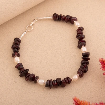 Garnet and cultured pearl beaded bracelet, 'Flames of Lima' - Natural Garnet Chip and Silver-White Cultured Pearl Bracelet