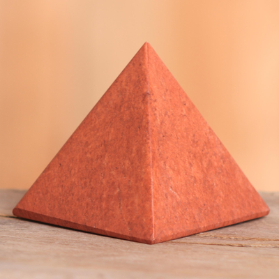 Jaspis-Pyramide - Kunsthandwerklich gefertigte Edelstein-Jaspis-Pyramidenskulptur