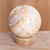 Esfera de calcita y jaspe - Escultura de esfera de jaspe geométrica hecha a mano.