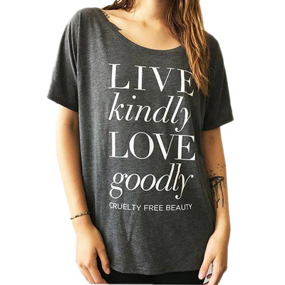 LOVE GOODLY Live Kindly T-Shirt in Grau - LOVE GOODLY Live Kindly T-Shirt in Grau