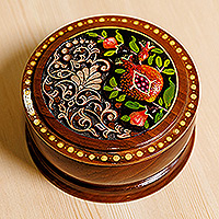 Caja de joyería de madera, 'Tesoro de granada' - Caja de joyería redonda de madera de nogal con temática de granada y hojas