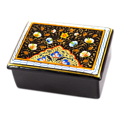 Lacquered and gilded wood jewelry box, Garden of Charm