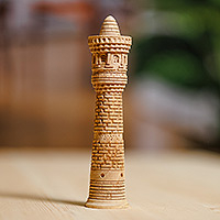 Estatuilla de madera de nogal, 'Gran torre de minarete' - Estatuilla de madera de nogal tallada a mano de la torre de minarete de Kalyan