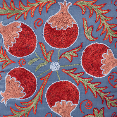 Funda de cojín de algodón bordada, 'Pomegranate Dawn' - Funda de cojín de viscosa y algodón azul con temática de granada