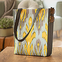 Ikat-Einkaufstasche, „Joyfulness“ – traditionelle Ikat-gemusterte Einkaufstasche in Grau, Gelb und Hellblau