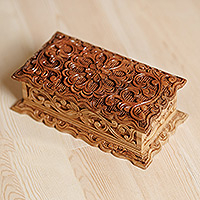 Caja de joyería de madera, 'Secret Bouquet' - Caja de joyería de madera de olmo marrón natural floral tallada a mano