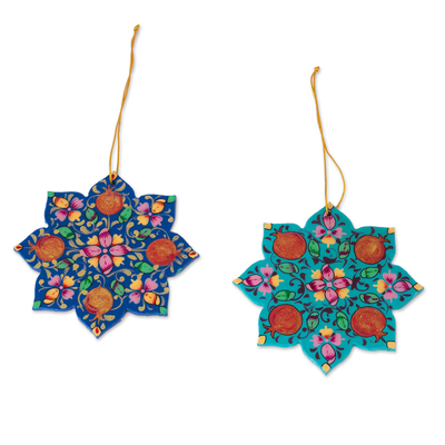 Lacquered wood ornaments, 'Stunning Stars' (pair) - 2 Lacquered Wood Star Ornaments Hand-Crafted in Uzbekistan