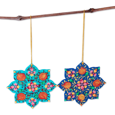 Lacquered wood ornaments, 'Stunning Stars' (pair) - 2 Lacquered Wood Star Ornaments Hand-Crafted in Uzbekistan
