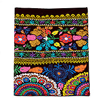 Bestickte Tagesdecke aus Seide, „Suzani Magic“ (Doppelbett) – Traditionelle, mit Blumen bestickte Seidenbettdecke (Doppelbett)