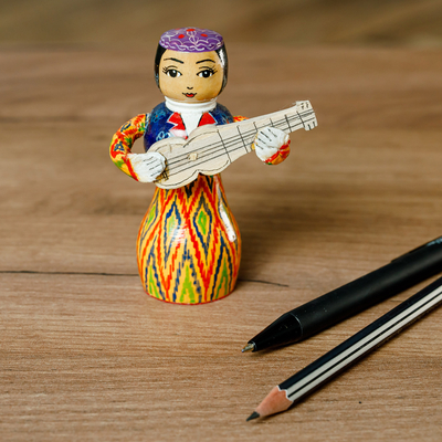 estatuilla de madera - Figura de madera vibrante tradicional pintada de niña y Tanbur