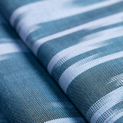 Bufanda ikat de seda, 'Stylish Blue' - Bufanda Ikat de seda con flecos tejida a mano en azul de Uzbekistán