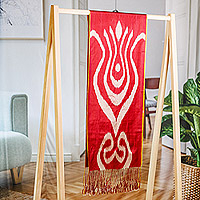 Pañuelo de seda, 'Uzbekistán intenso' - Pañuelo de seda tejido a mano con estampado de ikat en tonos rojos y grises