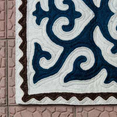 Wool area rug, 'Palatial Kyrgyzstan' (2.5x4) - Traditional Shyrdak Wool Area Rug in Teal and White (2.5x4)