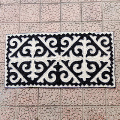 Wollteppich, (2,5x5) - Klassischer Teppich aus Shyrdak-Wolle in Dunkelblau und Weiß (2,5 x 5)