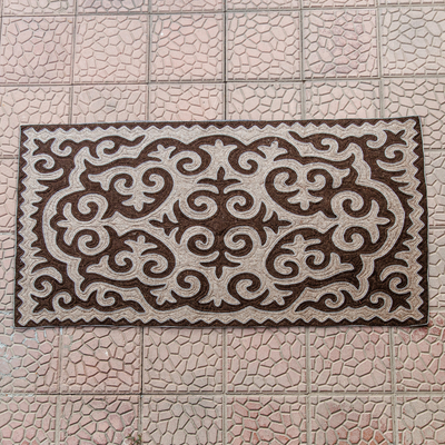 Wool rug, 'Classic Reign' (4x7.5) - Handmade Classic Shyrdak Wool Rug in Brown and Beige (4x7.5)