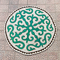 Wollteppich, „Realm Soul“ (5 Fuß Durchmesser) – Türkis-weißer runder Shyrdak-Wollteppich (5 Fuß Durchmesser)