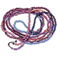Lange Perlenkette aus Keramik, „Breeze Colors“ – Handgefertigte lange Perlenkette aus lila und blauer Keramik