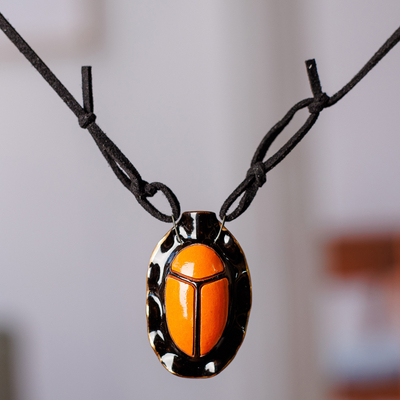 Collar colgante de cerámica - Collar colgante hecho a mano de cerámica con forma de escarabajo pintado