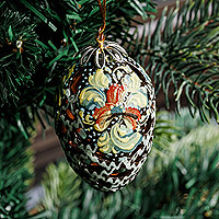 Handbemaltes Keramikornament, „Kingdom's Pinecone“ – handbemaltes traditionelles florales Pinecone-Keramikornament