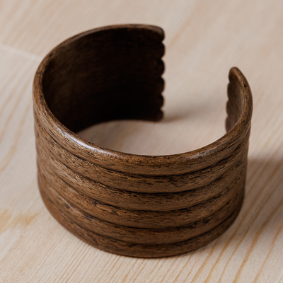 Pulsera de puño de madera - Pulsera hecha a mano de madera de nogal a rayas de Kazajstán