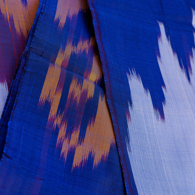 Pañuelo de seda ikat - Bufanda de seda púrpura y azul con estampado Ikat tejida a mano