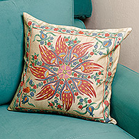 Funda de cojín de seda bordada, 'Floral Deity' - Funda de cojín de seda azul y roja con bordado floral clásico
