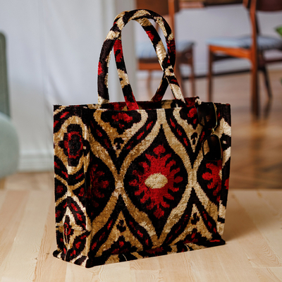 Classic-Patterned Beige and Red Silk Velvet Handle Bag