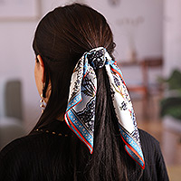 Pañuelo de seda, 'Patrones Chic' - Pañuelo de temática floral y vid 100% de seda tejido a mano