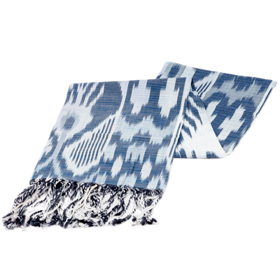 Bufanda ikat de algodón, 'Blue Wish' - Bufanda de algodón con flecos azules con estampado Ikat hecho a mano