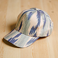 Gorra de béisbol de algodón, 'Intrepid Blue' - Gorra de béisbol de algodón azul y blanco con estampado Ikat hecha a mano