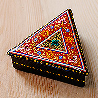 Joyero de papel maché lacado, 'Triangular Passion' - Joyero triangular rojo hecho a mano con detalles florales