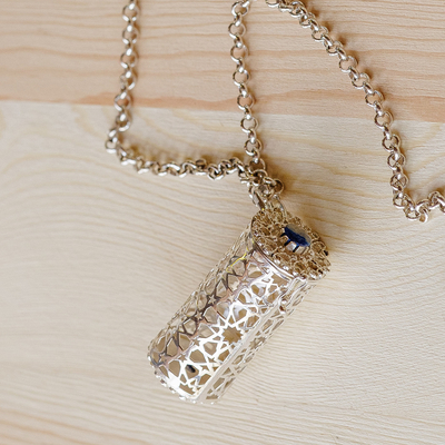 Collar con colgante de medallón de lapislázuli - Collar con colgante de medallón de lapislázuli natural con temática de estrellas