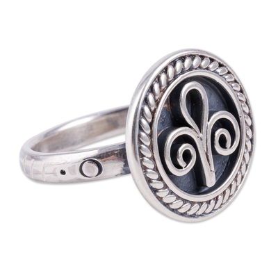 Sterling silver cocktail ring, 'Sign of Grandeur' - Polished Traditional Round Sterling Silver Cocktail Ring