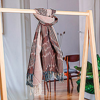 Bufanda ikat de algodón, 'Elegancia refinada' - Bufanda Ikat de algodón con flecos marrones tejida a mano en Uzbekistán