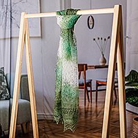 Bufanda de lana de cachemira, 'Sylvan Act' - Bufanda de lana 100% cachemira suave tejida a mano en verde y blanco