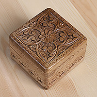 Caja de joyería de madera, 'Wondrous Palace' - Caja de joyería de madera de nogal tallada a mano con flores de arte popular