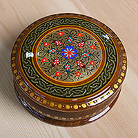 Caja de joyería de papel maché, 'Ciclo de nobleza' - Caja de joyería de madera de nogal marrón y dorada floral hecha a mano