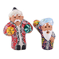 Porcelain figurines, 'Market Friends' (set of 2) - Set of 2 Traditional Hand-Painted Porcelain Figurines