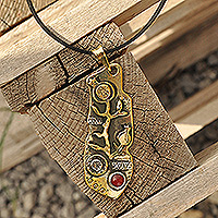 Karneol-Anhänger-Halskette, „Blühendes Armenien“ – Karneol-Anhänger-Halskette mit floralen Details aus Armenien