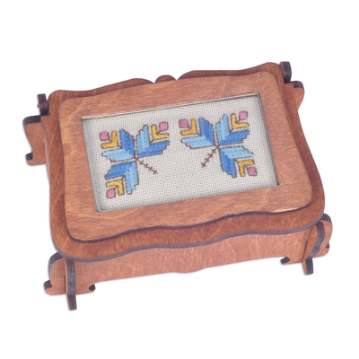 Joyero de madera - Joyero de madera hecho a mano rematado con un precioso motivo bordado
