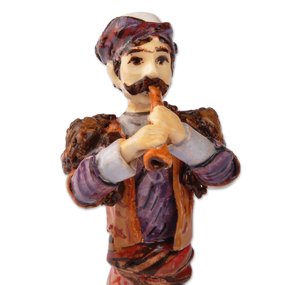 estatuilla de ceramica - Figurilla de ceramica de hombre vestido con traje tradicional armenio