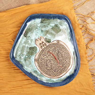Glasierte Keramikplatte - Blaue und türkisfarbene Keramikplatte mit Granatapfelmotiv